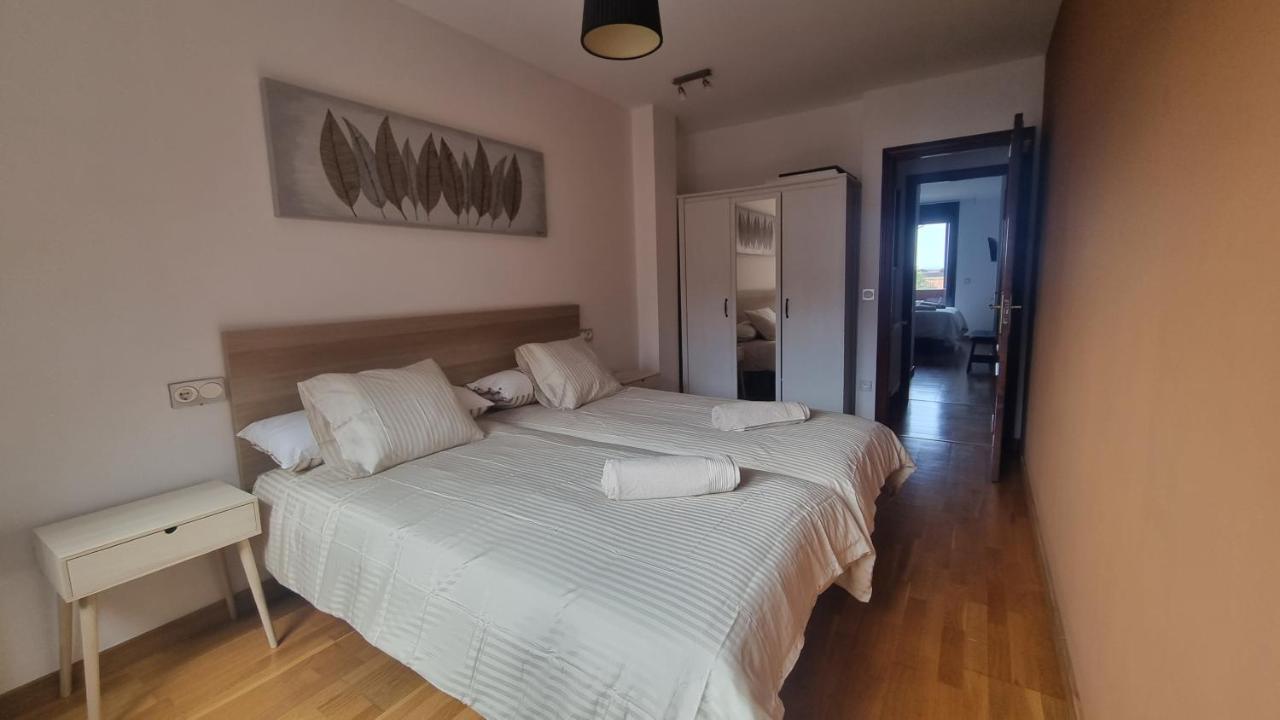 Piso Zona Hospital 6 Personas Appartement Oviedo Buitenkant foto