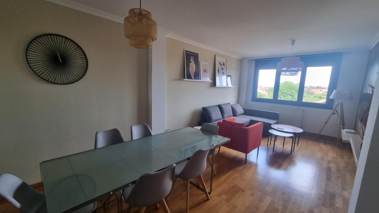 Piso Zona Hospital 6 Personas Appartement Oviedo Buitenkant foto