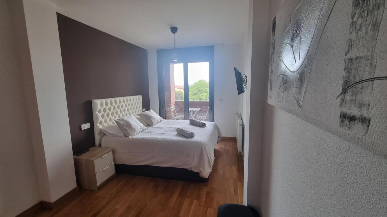 Piso Zona Hospital 6 Personas Appartement Oviedo Buitenkant foto