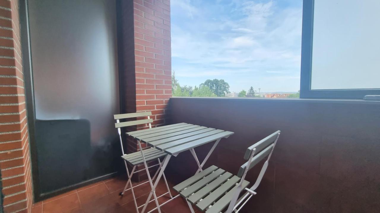 Piso Zona Hospital 6 Personas Appartement Oviedo Buitenkant foto